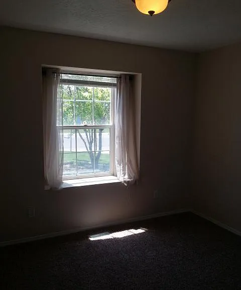 2420 W Grouse Ave — Photo 8