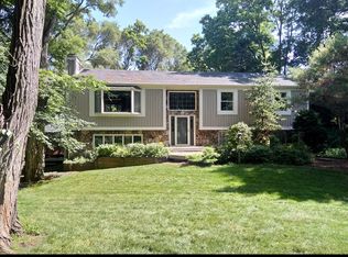 6080 Commerce Rd, West Bloomfield, MI 48324