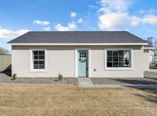 3990 W Augusta St, West Richland, WA 99353