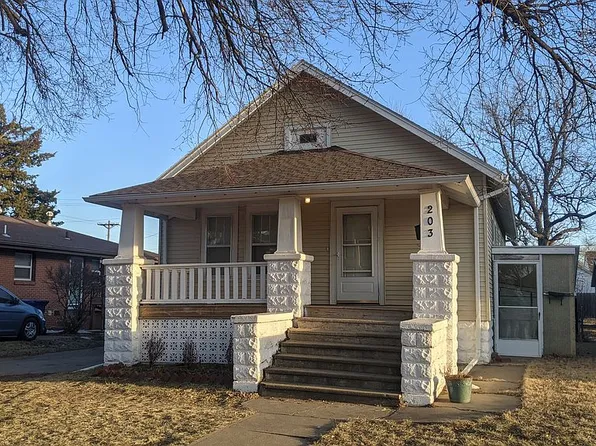 203 E 17th St, Hays, KS 67601