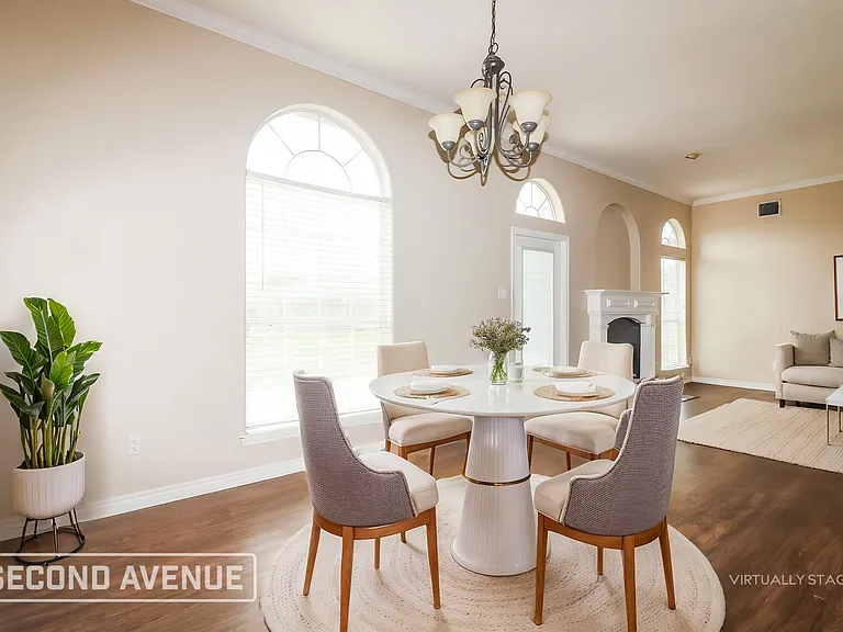 2422 Luzius Dr — Photo 3