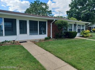 890 E Inverness Ct, Lakewood, NJ 08701