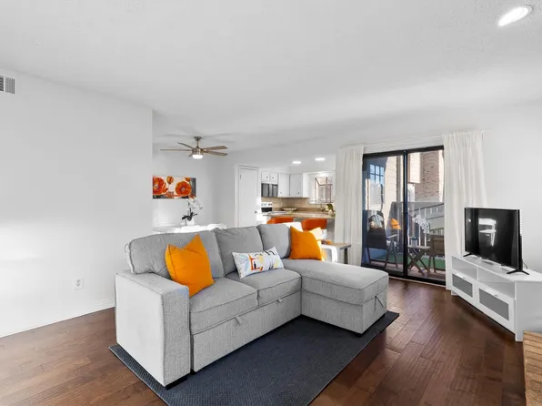 15221 Berry Trl APT 807, Dallas, TX 75248