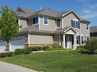 490 S Jade Ln, Round Lake, IL 60073