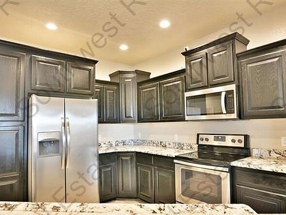 4th image of 2404 Joes Ln