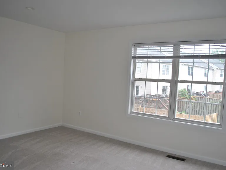 537 Highland Towne Ln — Photo 9