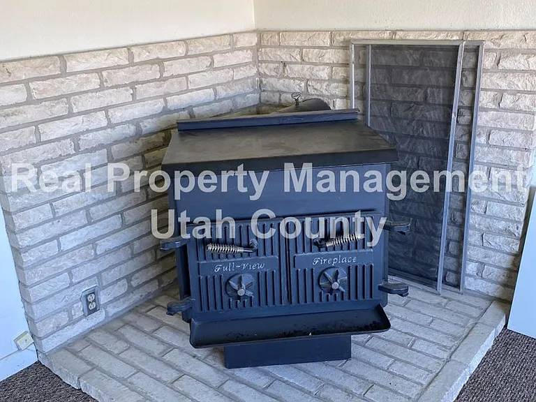1285 W Utah Ave — Photo 31