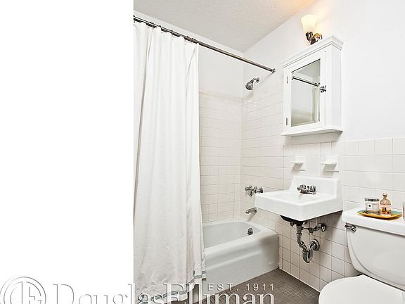 2nd image of 1601 3rd Ave APT 27A