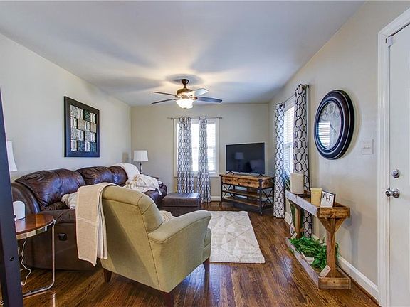 5th image of 2713 Stratford Dr