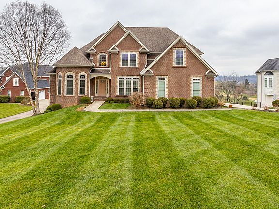 2nd image of 246 Bluffwood Dr