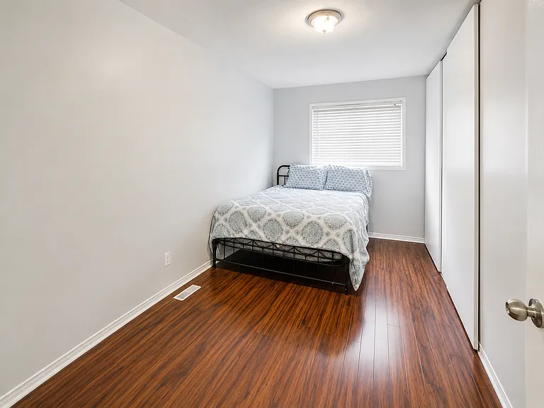 90 Snowberry Cres — Photo 14