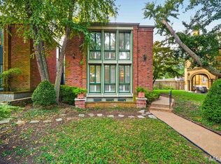 4538 Pershing Pl, Saint Louis, MO 63108