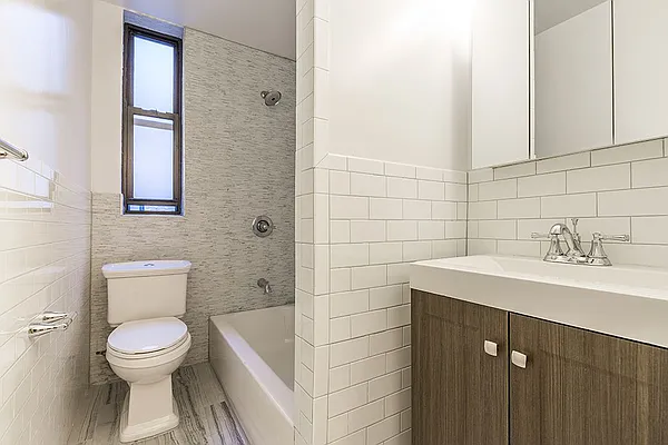 Rented by Dixon Advisory USA Inc. | media 20