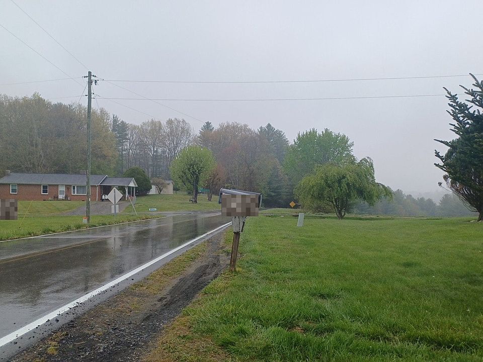 2nd image of 988 Wagoner Access Rd