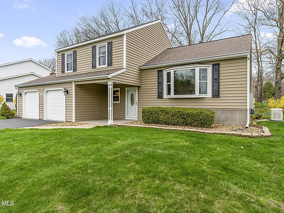 3rd image of 61 Longmeadow Drive