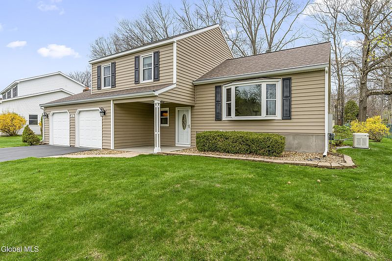 3rd image of 61 Longmeadow Drive