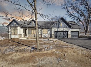 8512 Carberry Ln, Roscoe, IL 61073