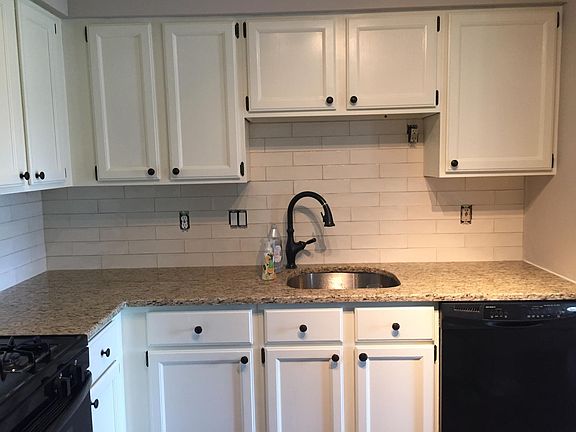 3rd image of 62 Redwood Ln