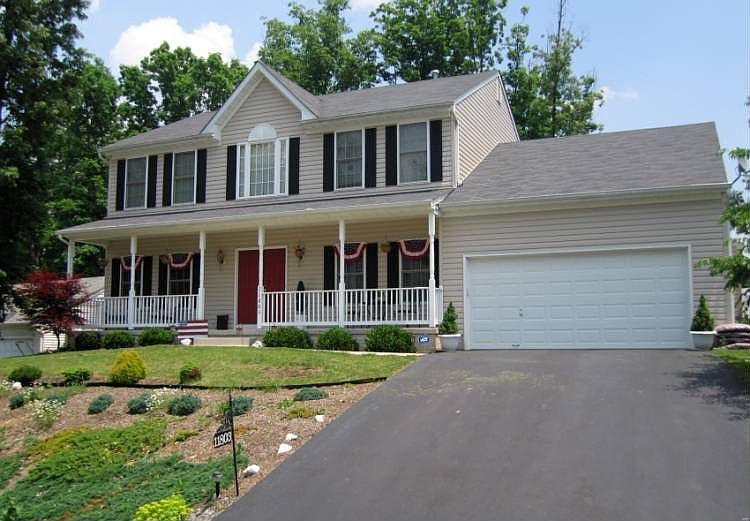 Beautiful Colonial in Historic Fredericksburg, VA