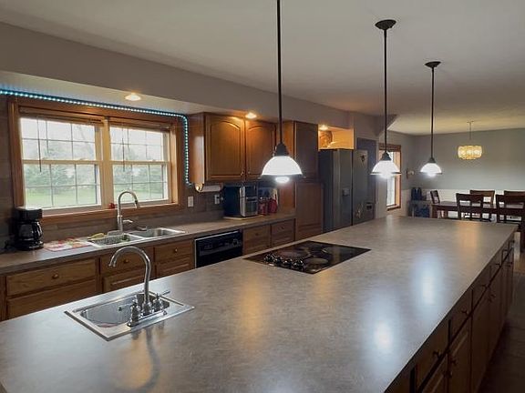 2nd image of 935 scott Road