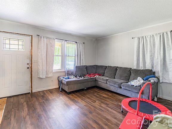 5th image of 1820 Brian Kelly Ln