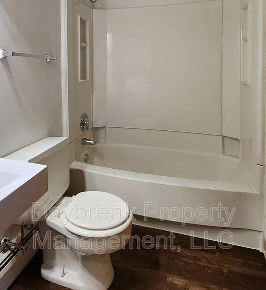 915 7th Ave N #15 — Photo 7