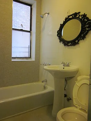 Rented by Full Time Management | media 11