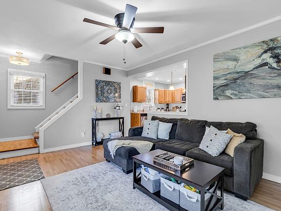 4th image of 1366 Hollywood Pl