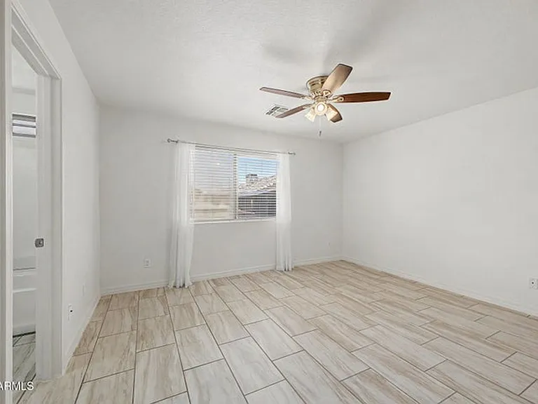 8563 W Mission Ln — Photo 10