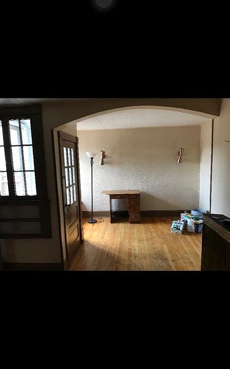 1st image of 202 W Bluff St APT 3