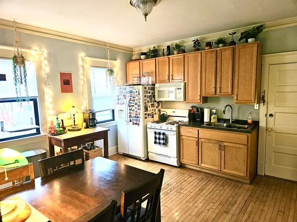 2520 N Pierce St APT 2, Milwaukee, WI 53212