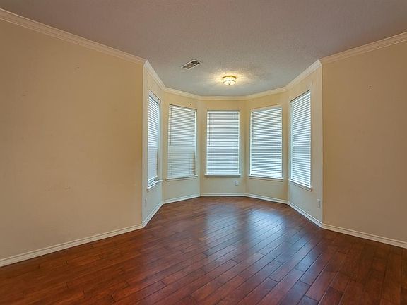 5th image of 1012 Vestal Ln