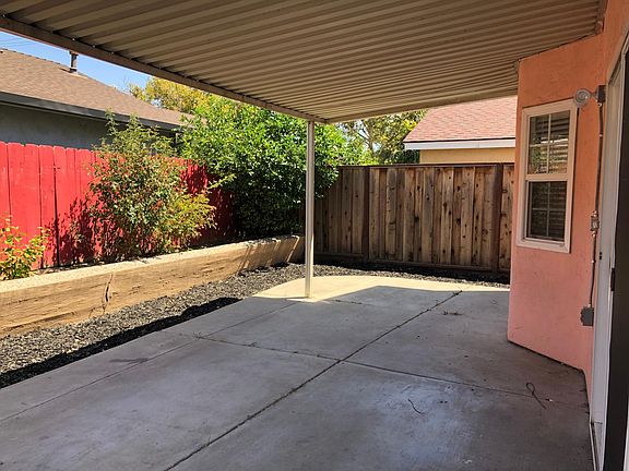5th image of 3420 Briar Ln