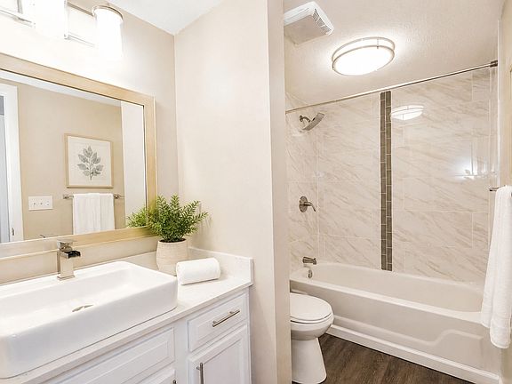 3rd image of 5 Dorchester Dr #3-404