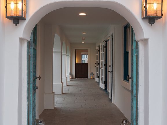 2nd image of 62 Balboa Cvs