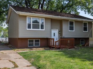 4689 Hyperion Dr, Norwalk, IA 50211