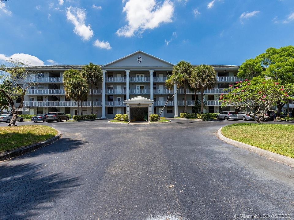 1st image of 1522 Whitehall Dr APT 404