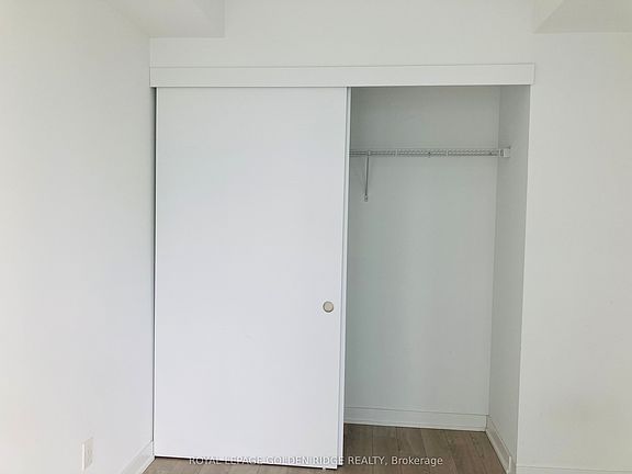 4th image of 185 Roehampton Ave #2311