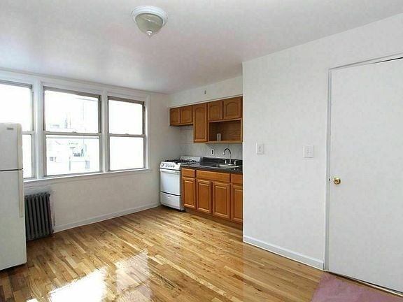 5th image of 151 N 7th St #1
