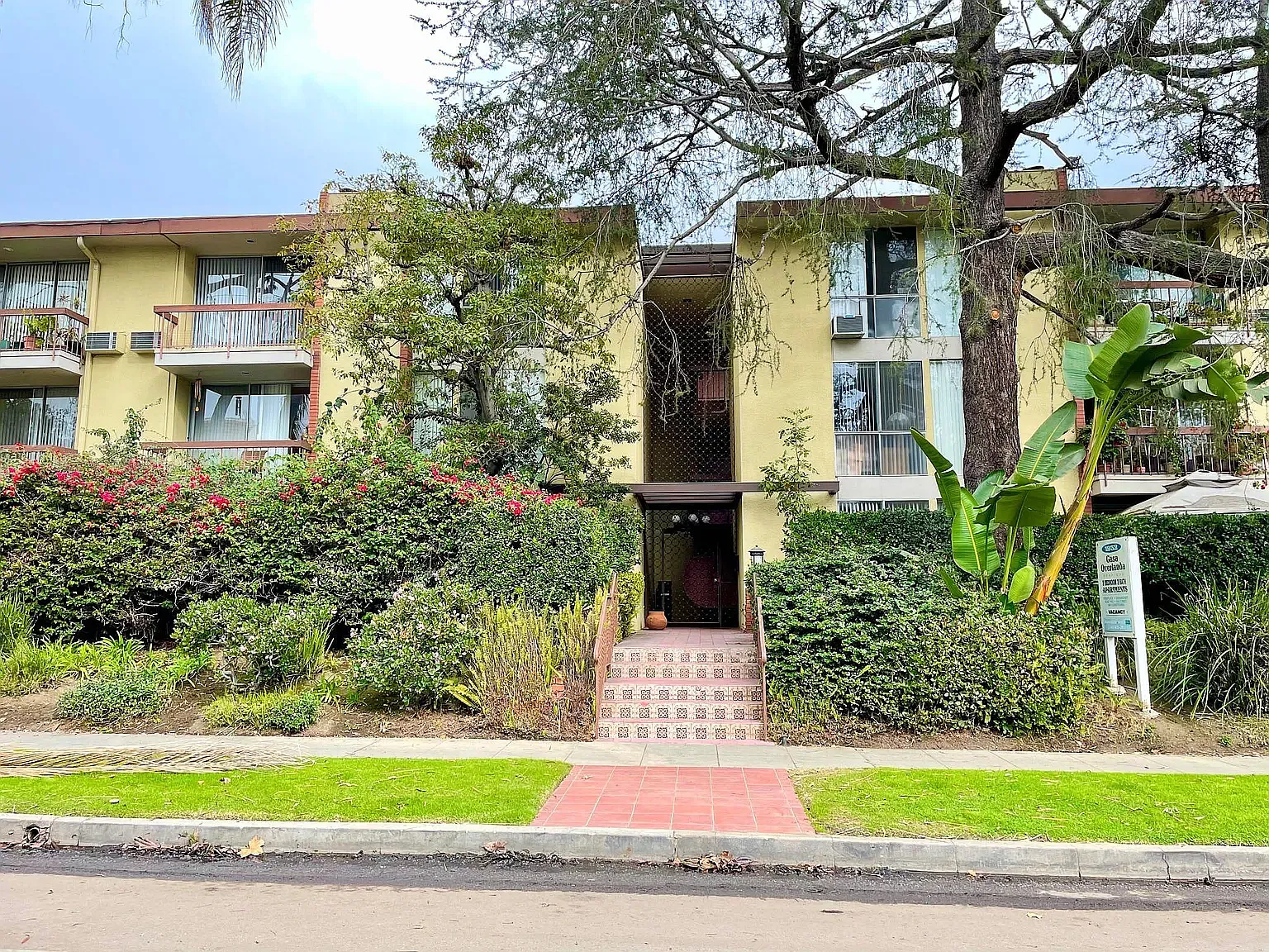 2 bed, 1200 sqft, $3,395 — Photo 1