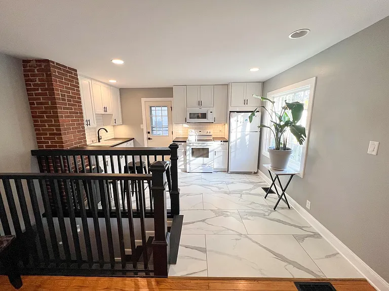 2738 Allegheny Ave — Photo 3