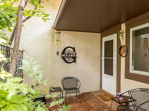3rd image of 8 Endeavor Ln