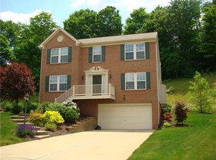 140 Bradford Square Dr, Trafford, PA 15085