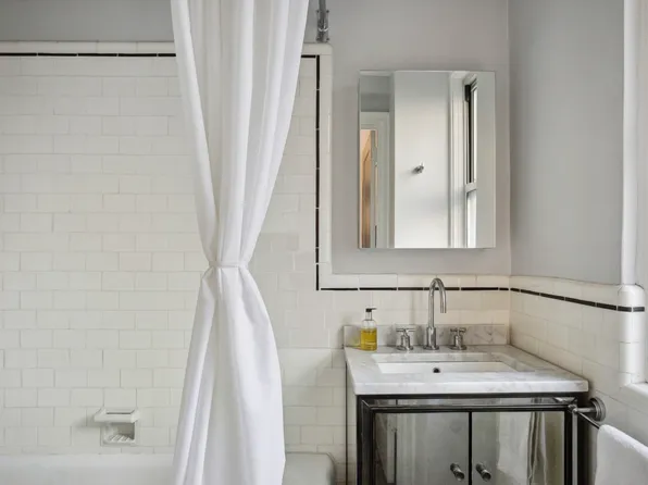 333 East 53rd Street image 4 of 8