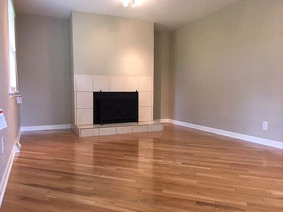 2nd image of 1433 Ballard Dr
