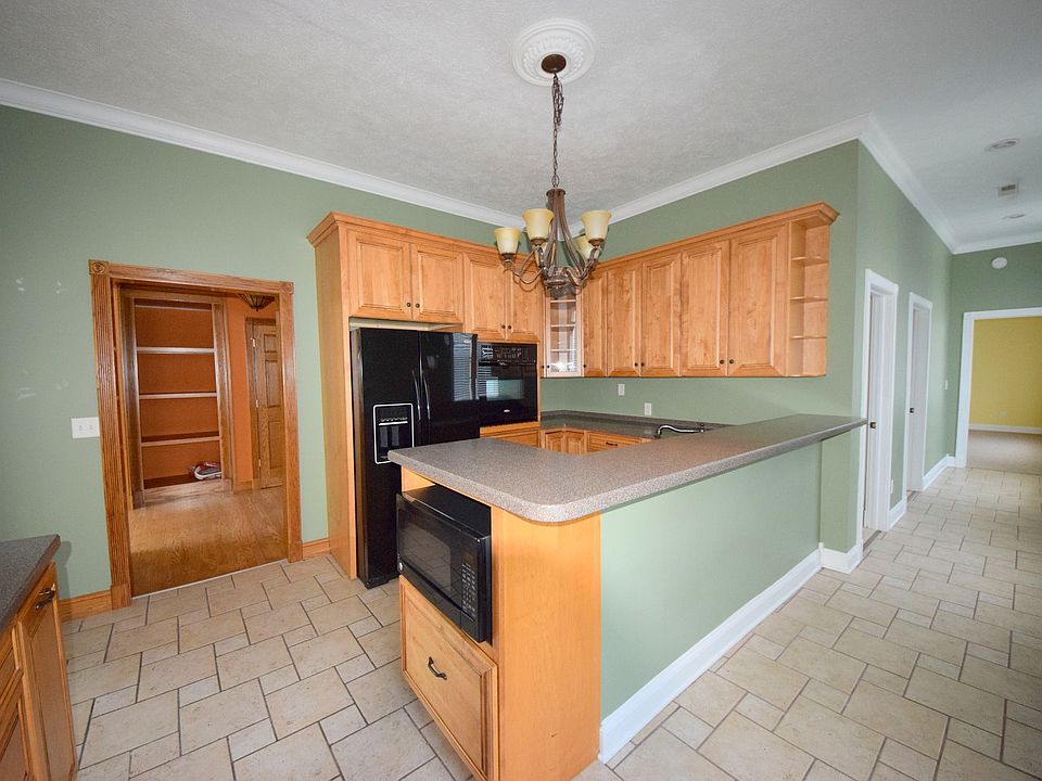 1st image of 102 E Cherry St #A