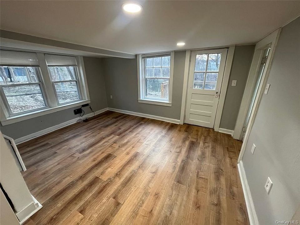 1943 New Hackensack Rd 2E, Poughkeepsie, NY 12603 Zillow