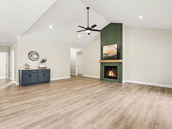 5th image of 111 Stonepond Dr