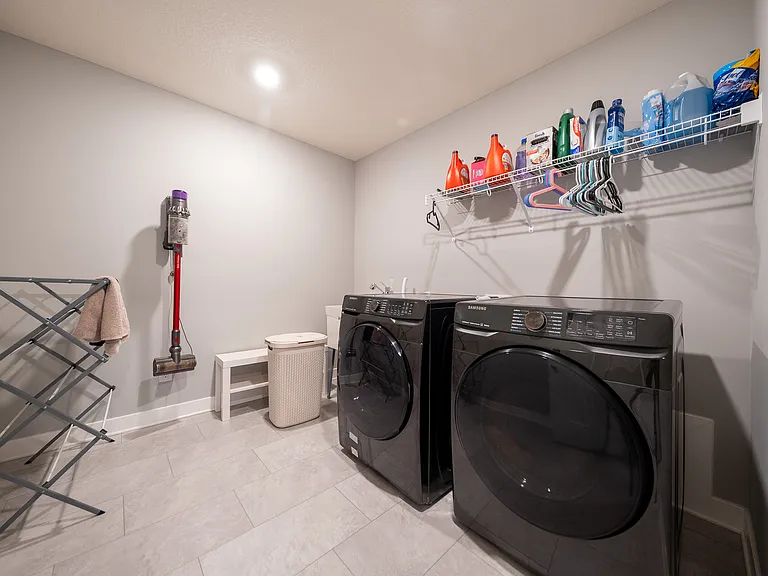 8380 Abercrombie Ln — Photo 41