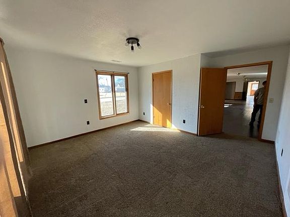 2nd image of 931 N Pine St